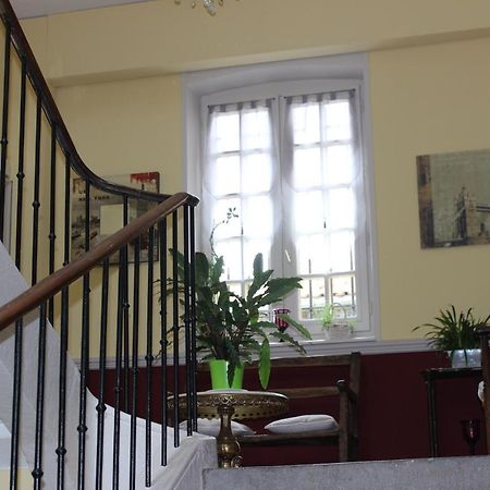 Menetrol Chateau De Bourrassol Bed & Breakfast エクステリア 写真