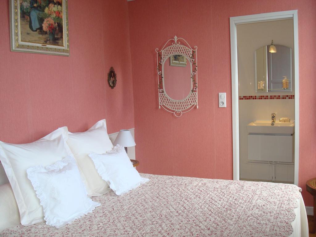 Menetrol Chateau De Bourrassol Bed & Breakfast 部屋 写真